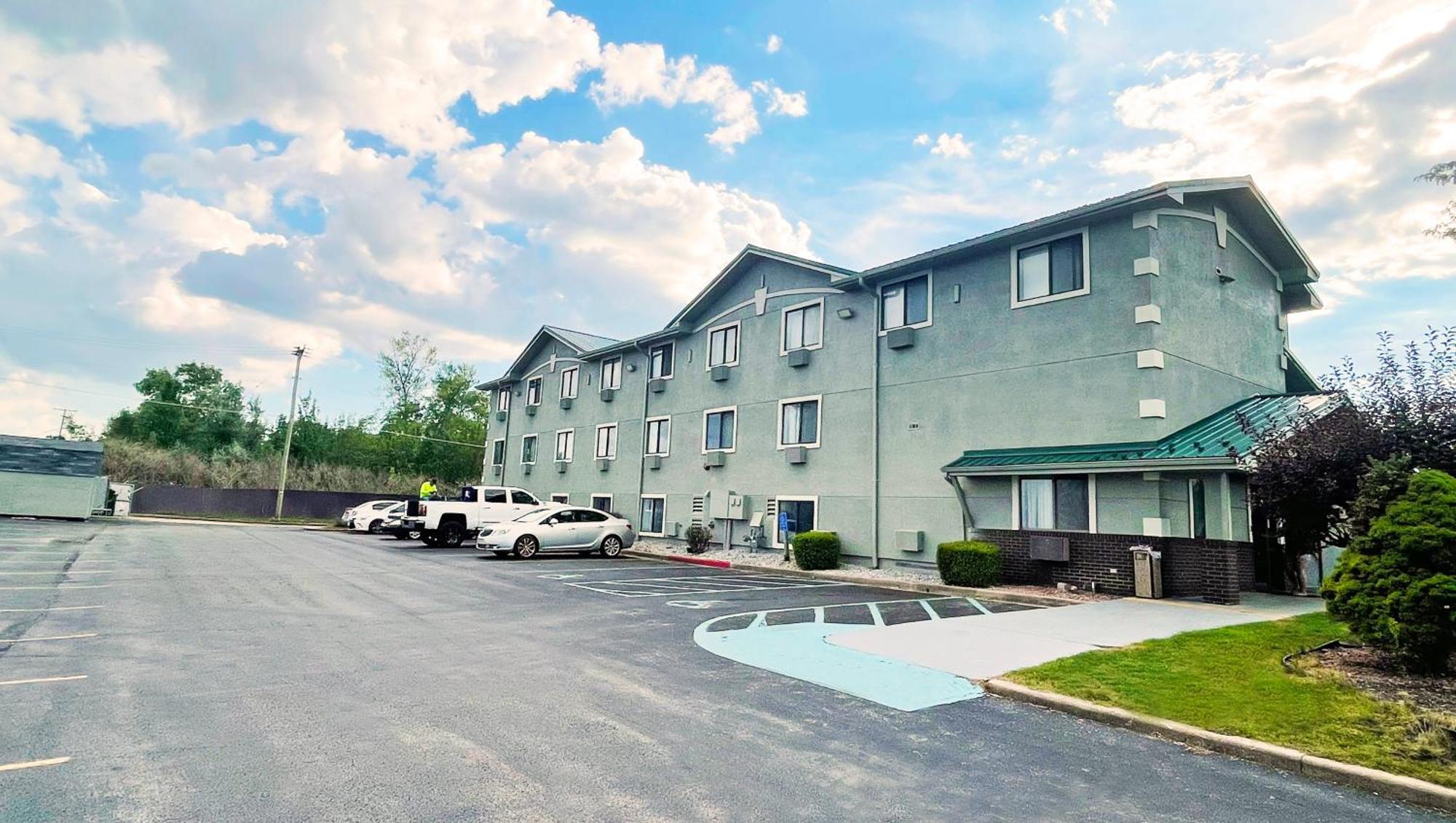 Magnuson Hotel Fort Wayne North - Coliseum Eksteriør billede